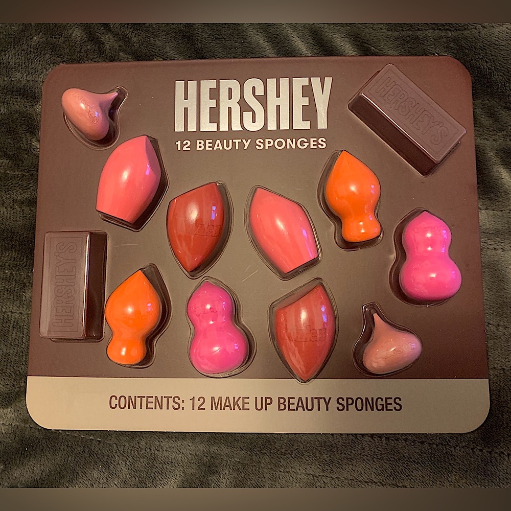 "HERSHEY CHOCOLATE LOVERS" BEAUTY SPONGES
